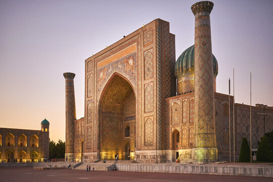 Силуэт медресе Шер-Дор 