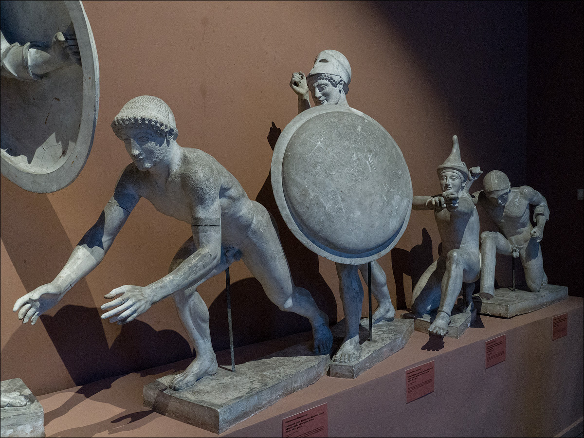 Троянские воины. Фронтон храма Афины Афайи на острове Эгина. 480 г. до н.э.