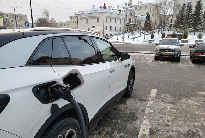 С электромобилем по жизни: непростой январь 2026-го