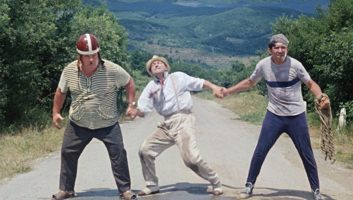 По мнению некоторых моих подписчиков я в центре)