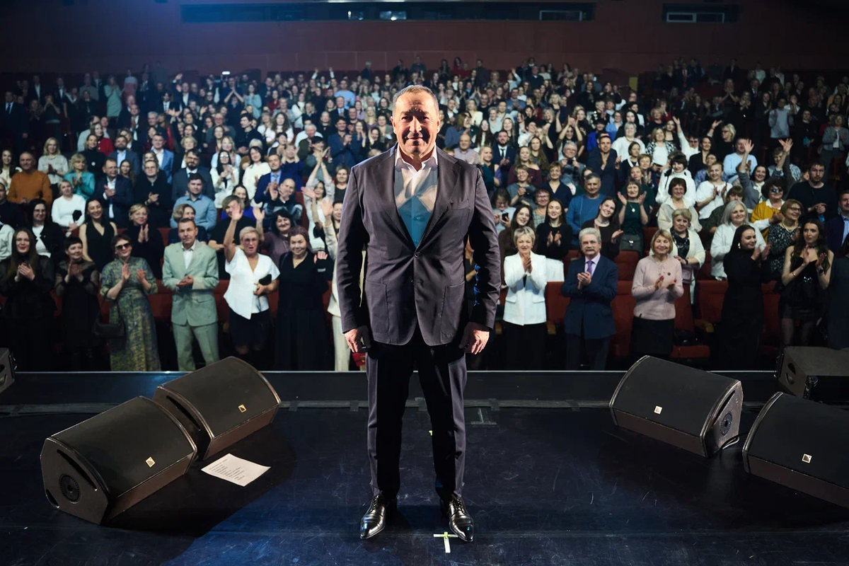 17 лет клинике “Здоровье 365”: что почувствовали люди в “Космосе”, когда погас свет 