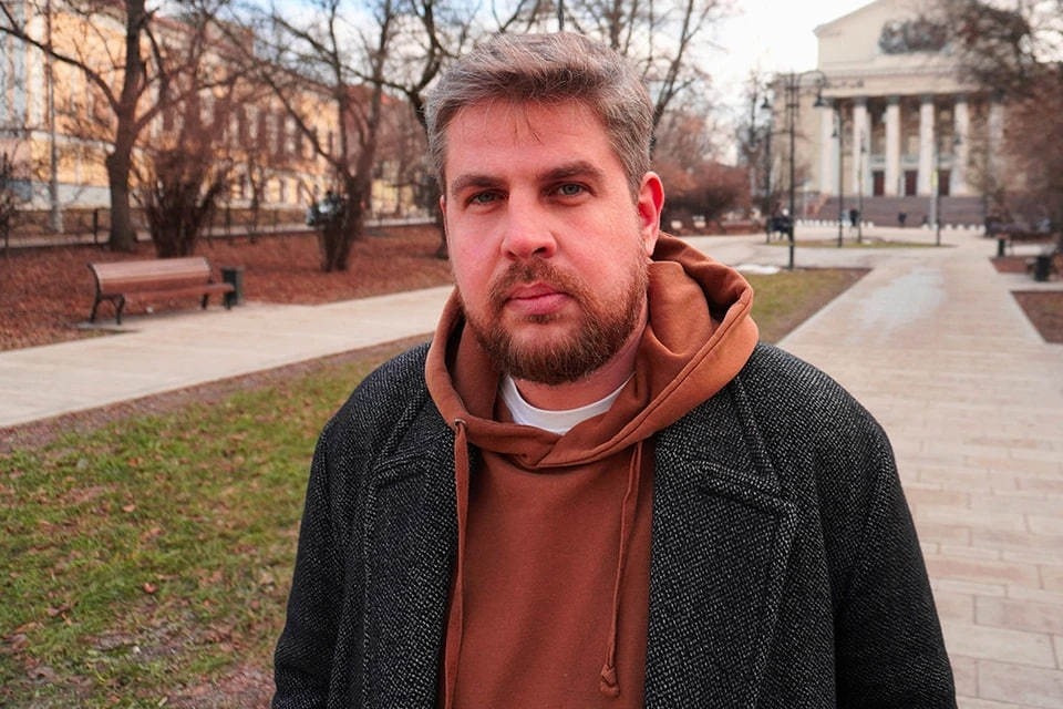    Актер сериала "Универ" Ткаченко погиб при возвращении с боевого задания Личная страница Вконтакте