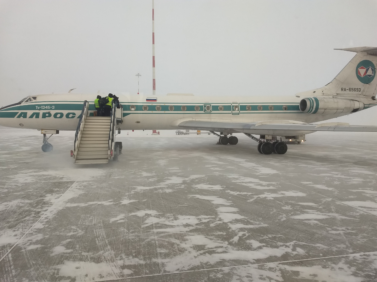 ТУ-134Б-3 на полесе аэропорта Мирный