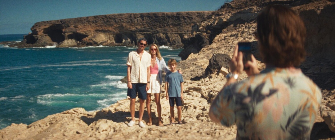 Острова/Islands (2025 г.) обманчивый нуар, в котором расслабляющая нега курортного местечка способна завладеть всяким сознанием, даже…