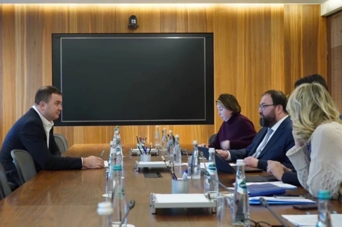    Хоценко и глава Минцифры обсудили, как дать интернет в каждое омское село