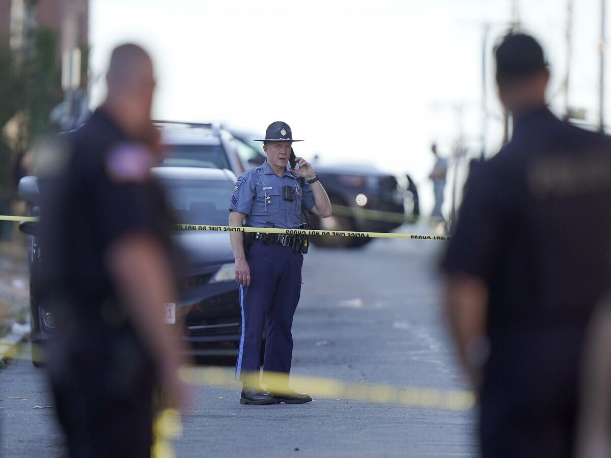    Место стрельбы в городе Холиок, штата Массачусетс | © AP Photo / Steven Senne