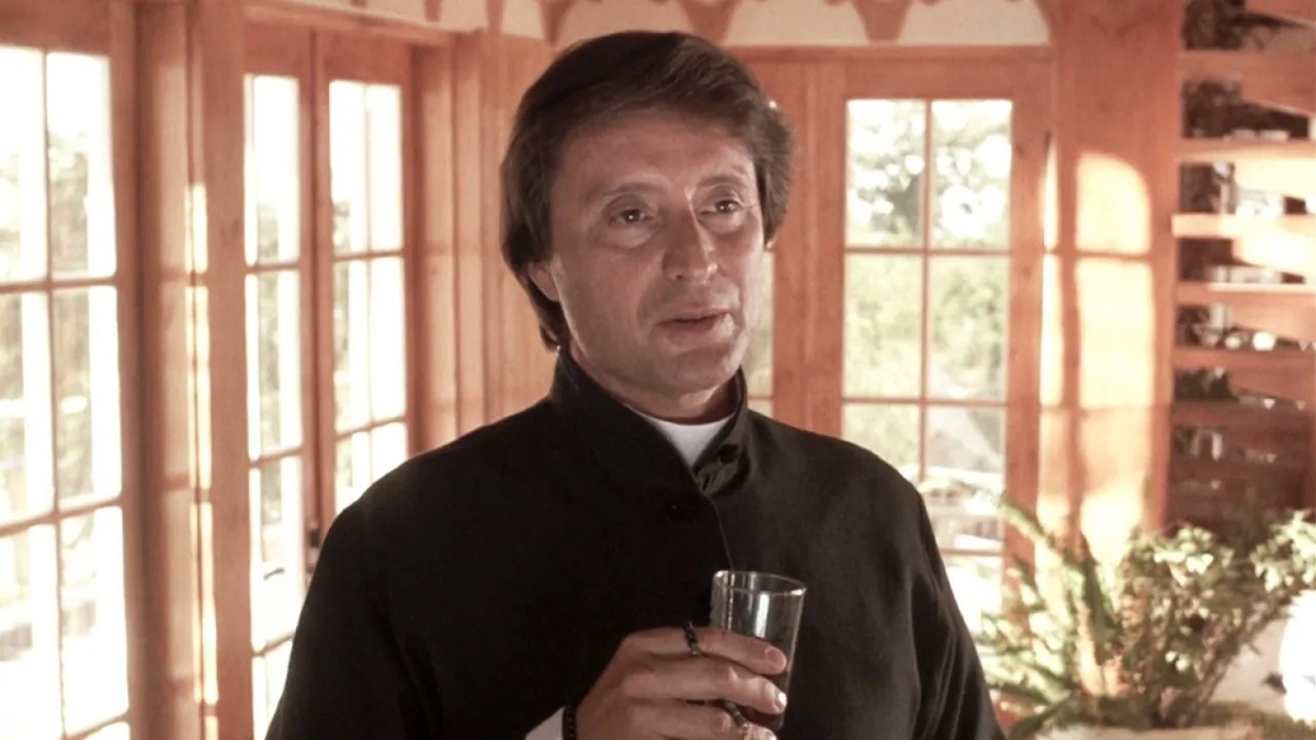 Кюре (В. Смехов)