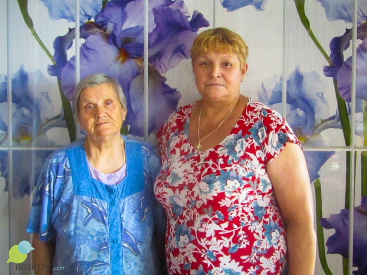 Мама Валентины Анна Михайловна и соседка Ирина Михайловна