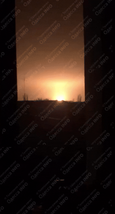    Прилёты в Одессе. Видео: "На самом деле в Херсоне"