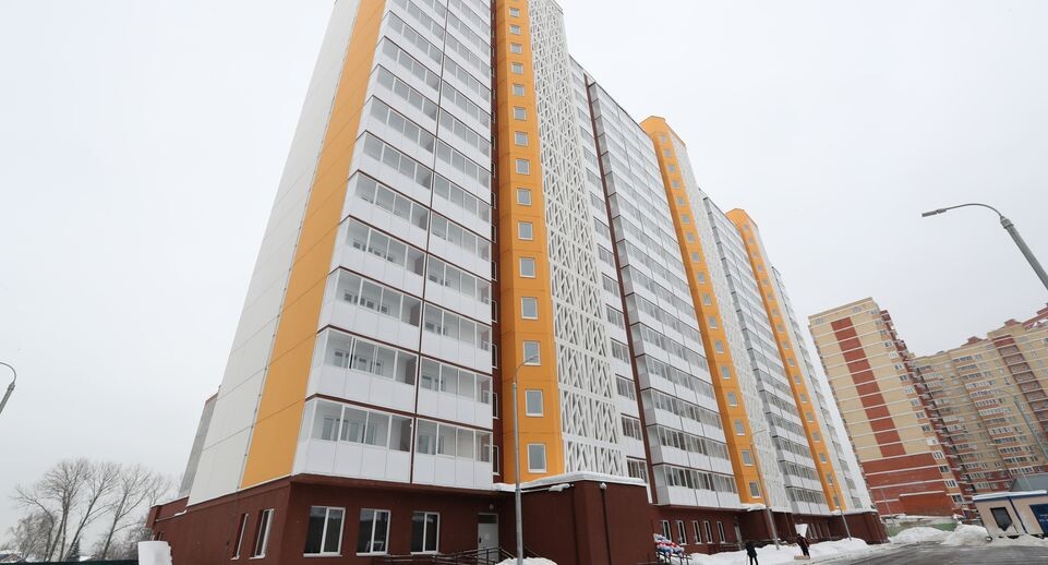    Губернатор вручил ключи от квартир дольщикам ЖК Квартал Лукино в Балашихе / медиасток.рф