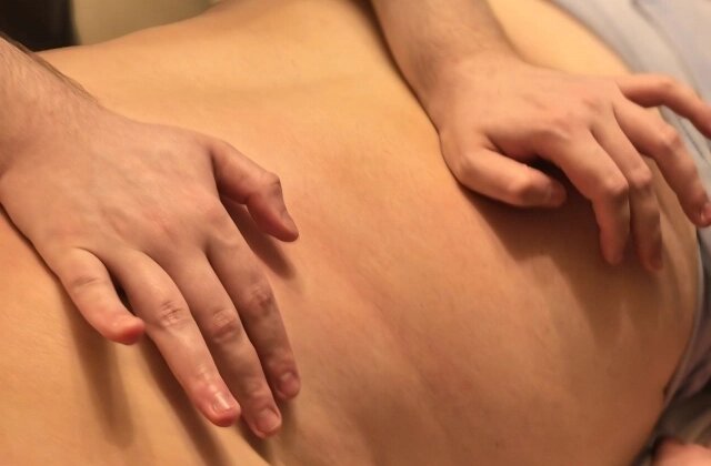    Пациенты действительно выздоравливают благодаря помощи массажиста. Фото: АиФ/ Анастасия Григорьева