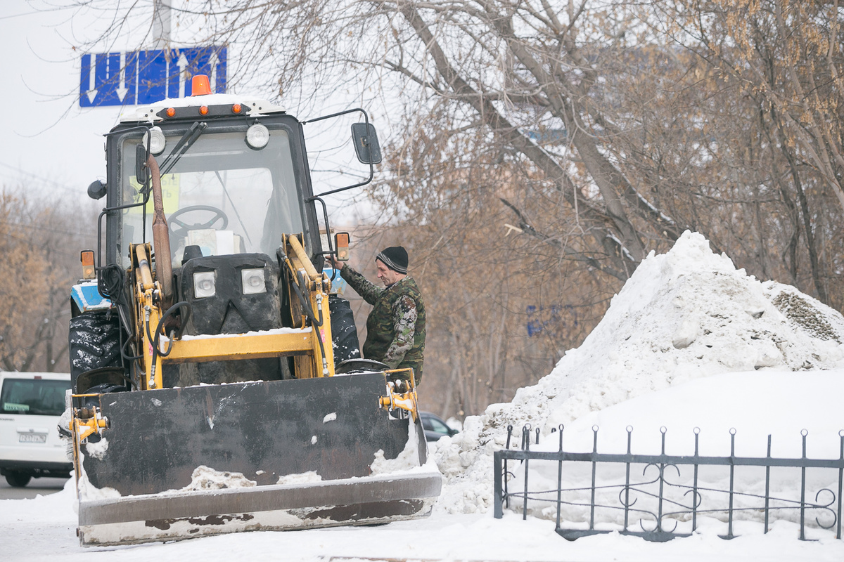 По мнению эксперта, штраф за некачественную уборку снега придется оплачивать жильцам домов.  Фото: Фото: ФедералПресс / Евгений Проторочин