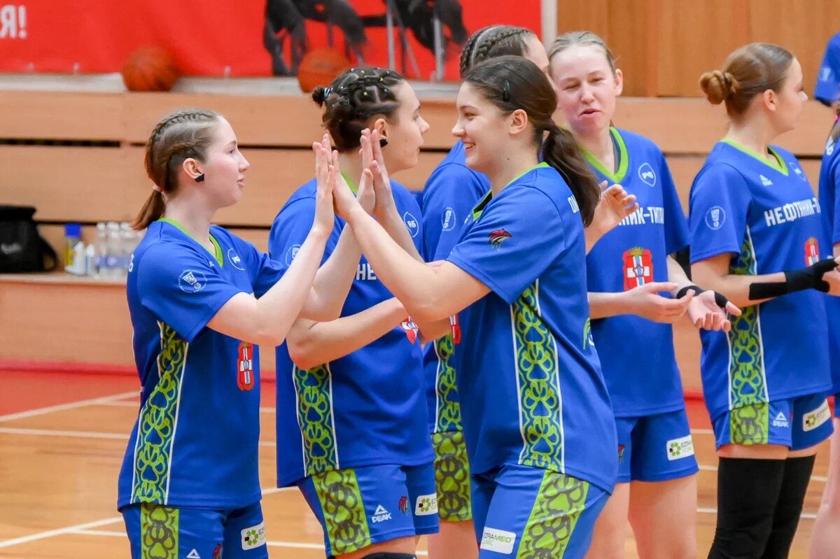 Наши соперницы выходили на матч в приподнятом настроении