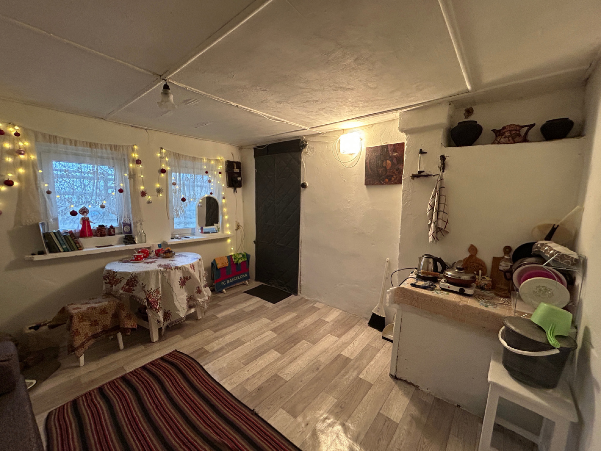 В горнице моей светло...