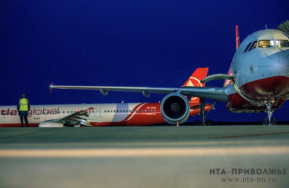    Саратовский аэропорт временно приостановил работу