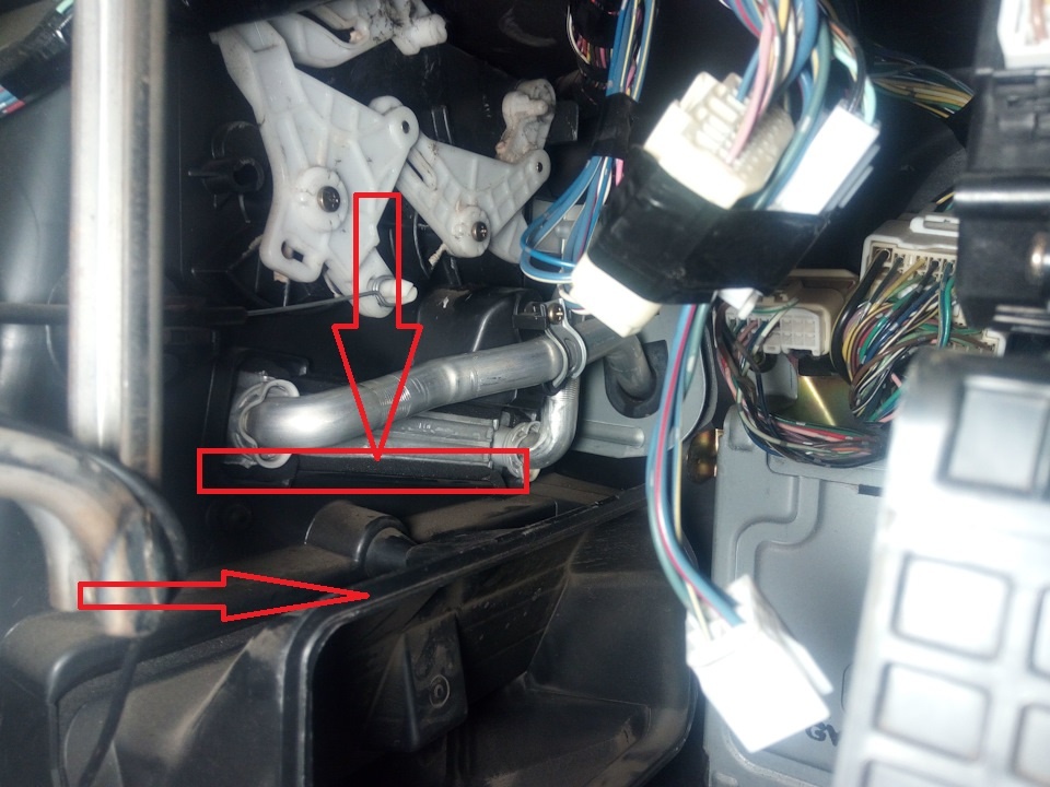 Хорошо загерметизировал эти стыки