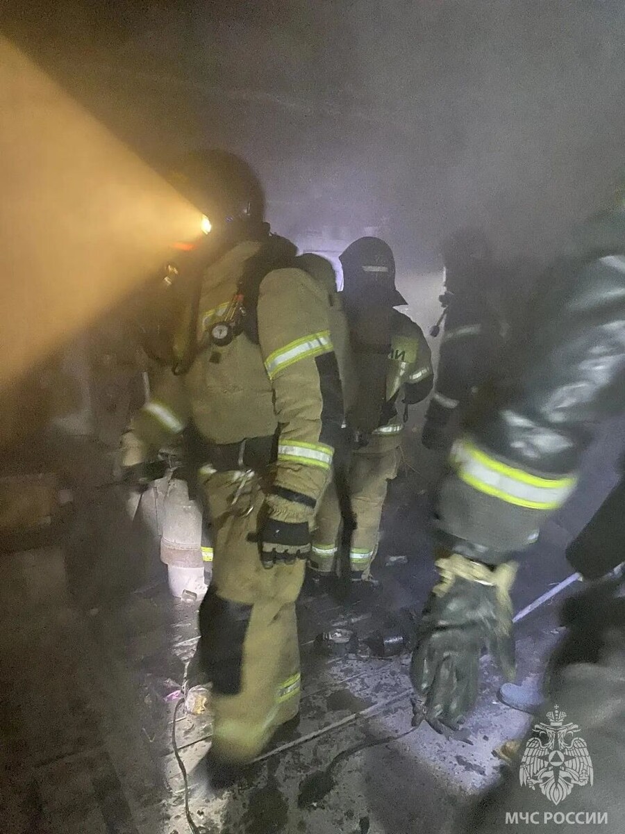    Тушение пожара в Новоалтайске. Источник: ГУ МЧС России по Алтайскому краю