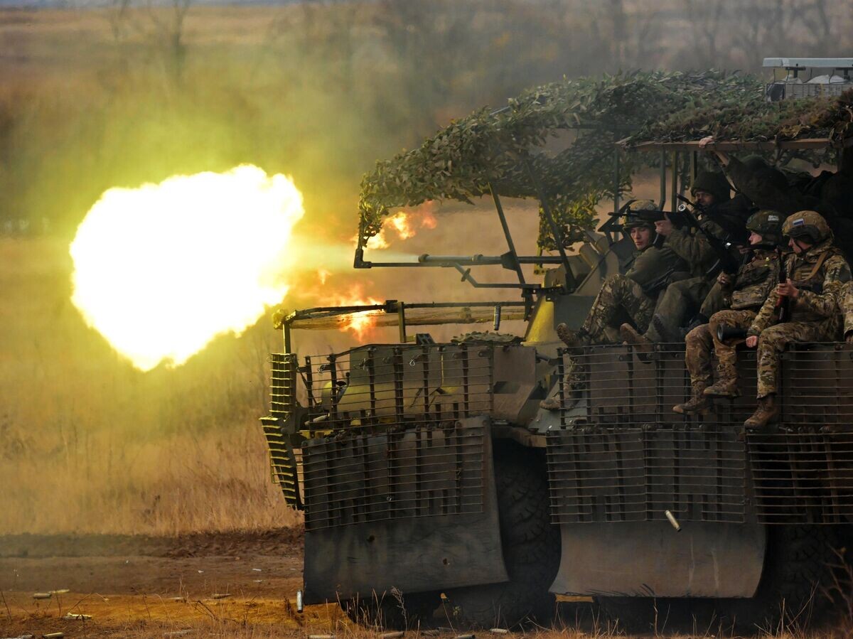    Штурмовики на бронетранспортере БТР-82А | © РИА Новости / Евгений Биятов