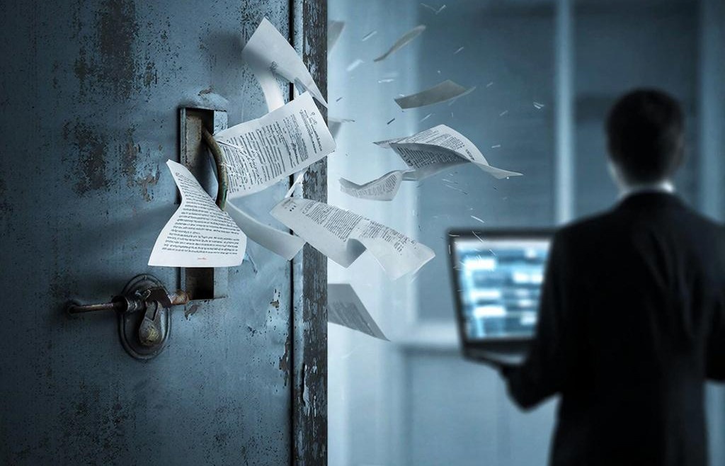 Утечка конфиденциальной информации через нейросети