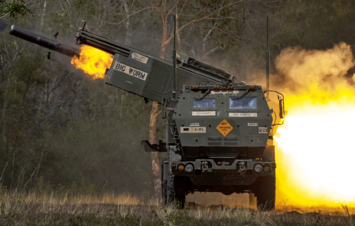    Система реактивного залпового огня HIMARS  Ezra Acayan/Getty Images