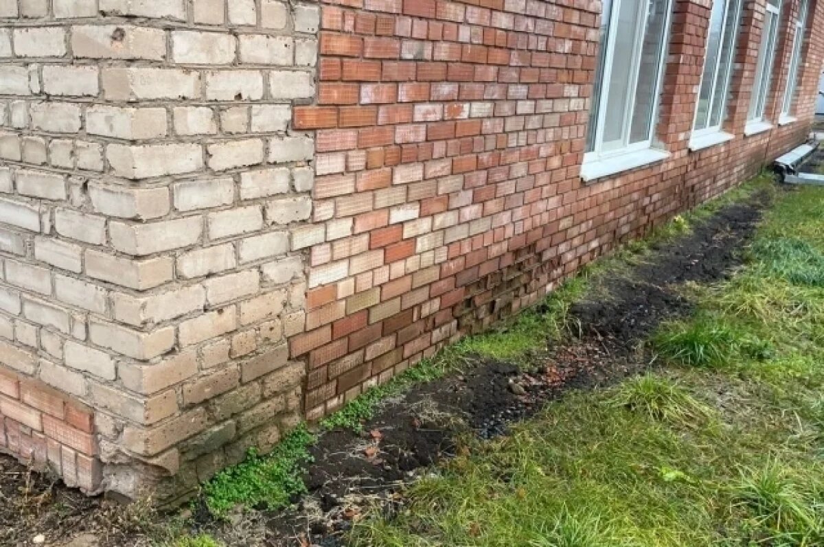    Прокурор Красногвардейского района обратился в суд о необходимости проведения капитального ремонта здания средней школы № 1.