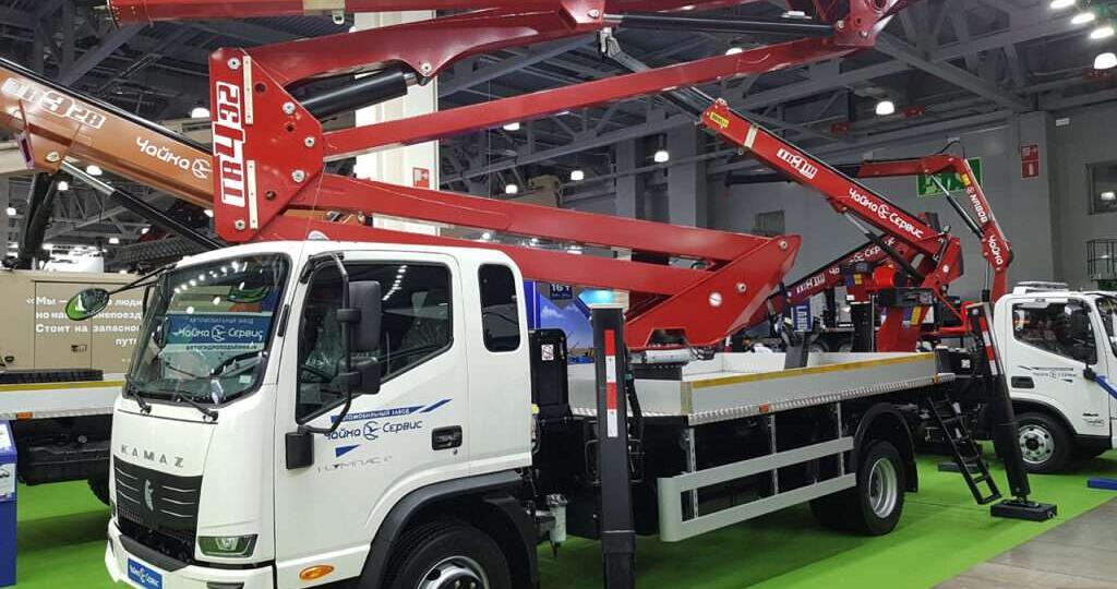 Автовышка Чайка-Сервис в 32 метра! Присмотримся к шасси
