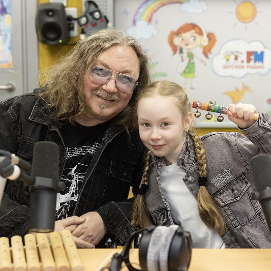     Игорь Николаев: «Моей дочери для вдохновения нужны качели, а мне в детстве хватало рояля»