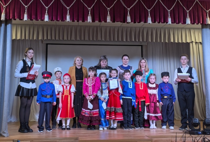 От костюмов до кухни: в Обливской школе № 2 прошел фестиваль единства народов России