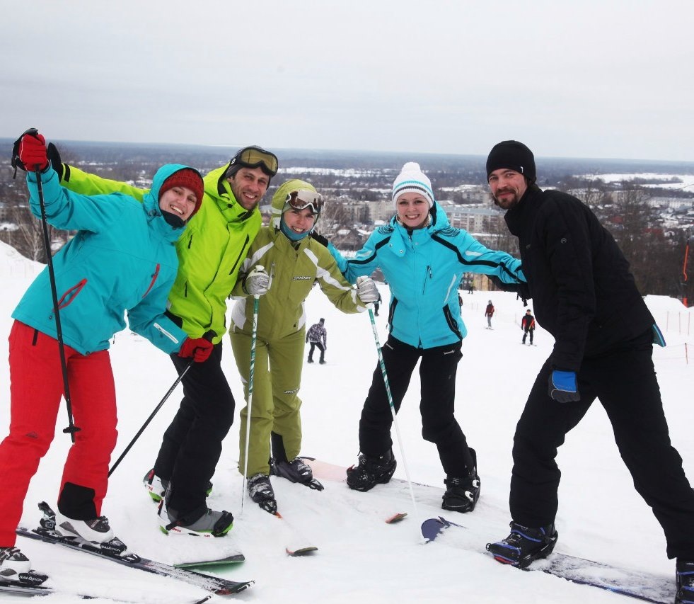 Подарочные сертификаты на индивидуальное обучение катанию на сноуборде и горных лыжах https://podarokservis.ru/obucheniye/snowboard/