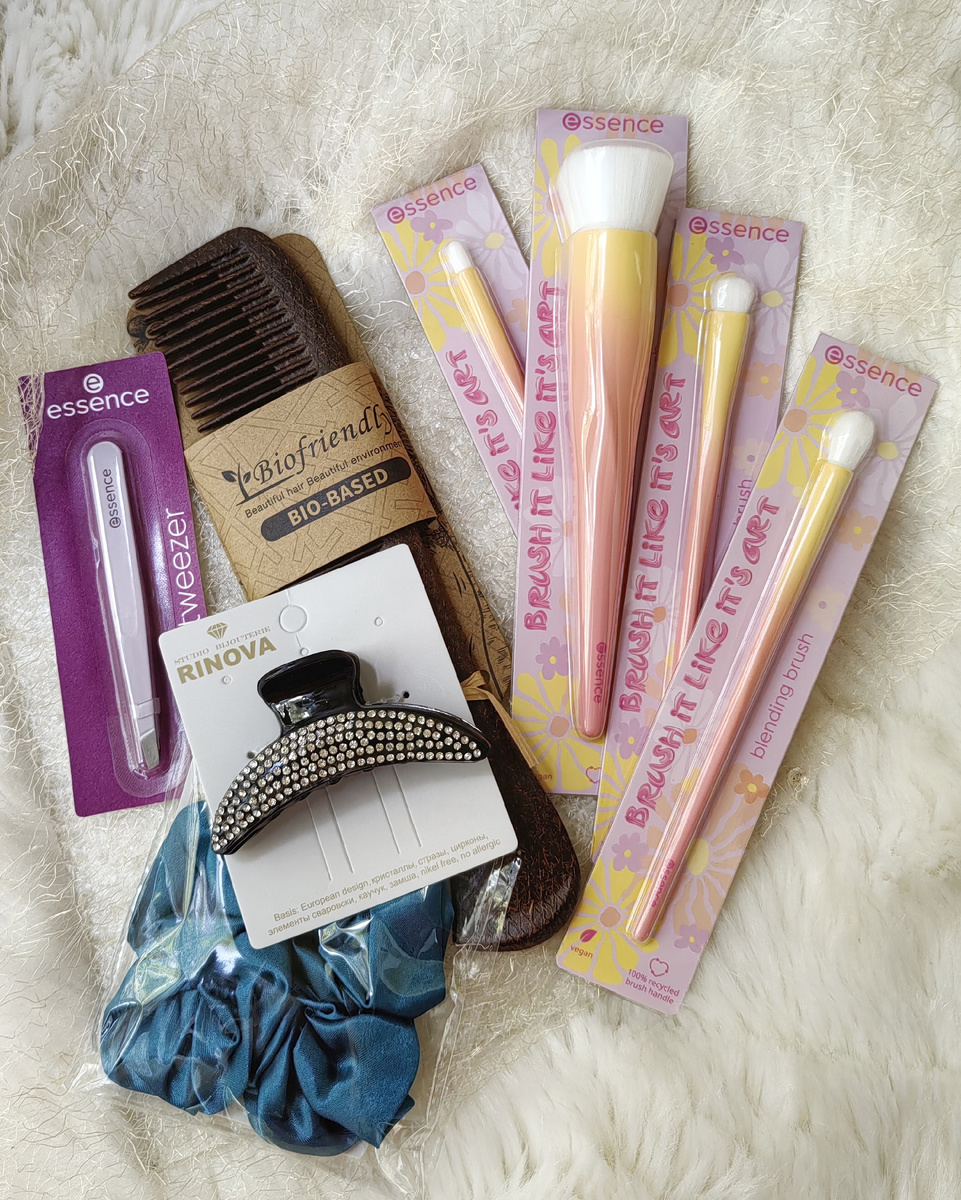 Покупки в магазине "Золотое Яблоко" 