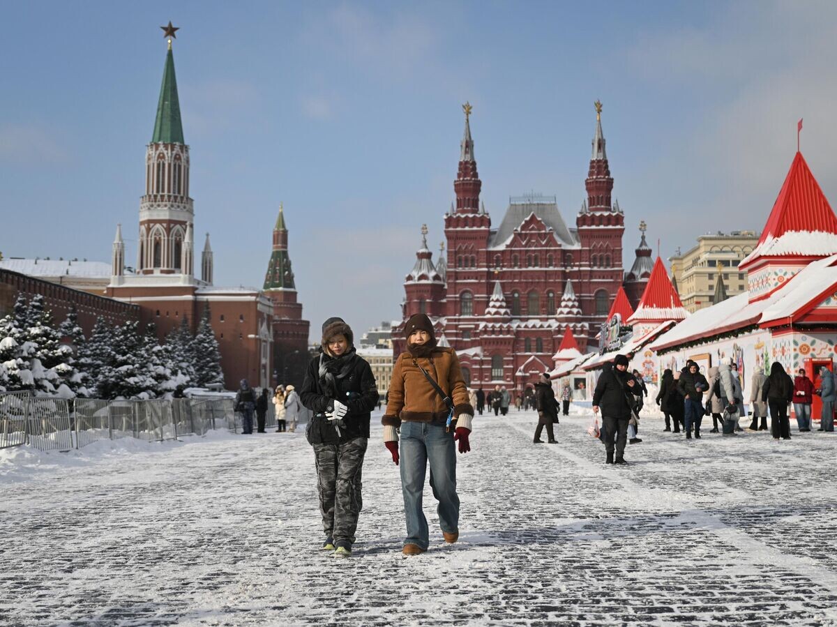    Люди на Красной площади в Москве | © РИА Новости / Кристина Соловьёва