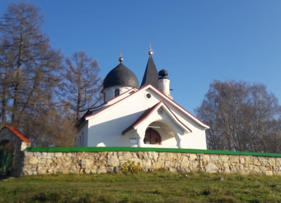 Церковь Святой Троицы в селе Бёхово. Построена В.Д. Поленовым 