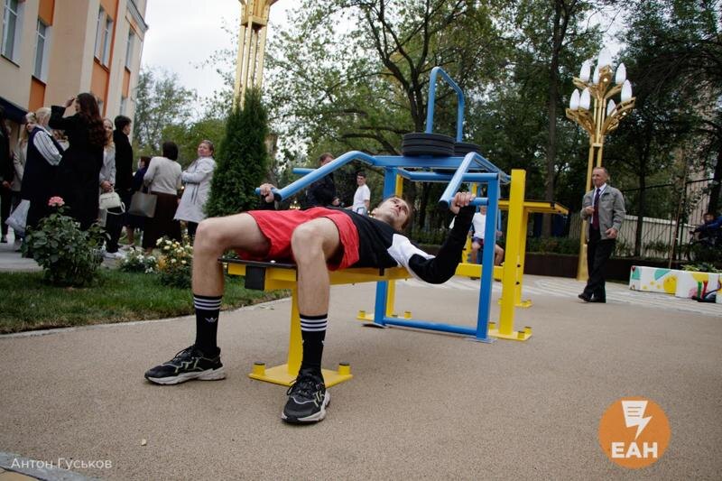    Воркаут-зона на свежем воздухе