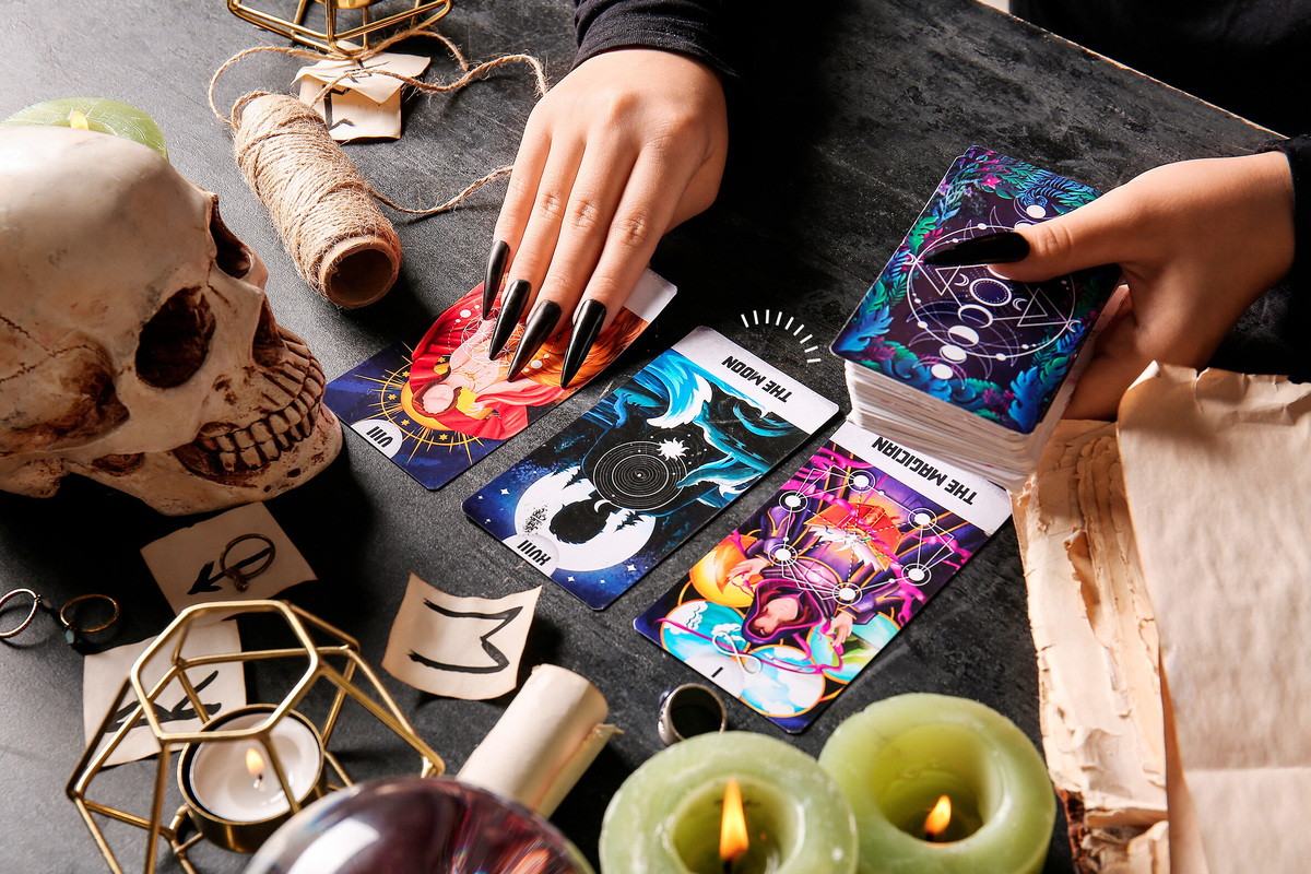     Расклад Таро для всех знаков зодиака на февраль 2026