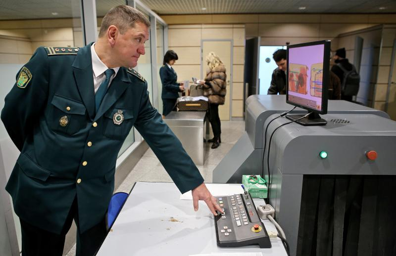      От 10 тыс. и выше: граждан настоятельно попросят не переходить границу на границе
