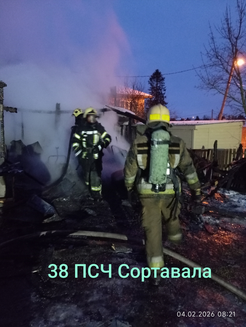    Снегоход сгорел на пожаре в гараже в Сортавале38 пожарно-спасательная часть г. Сортавала / ВК