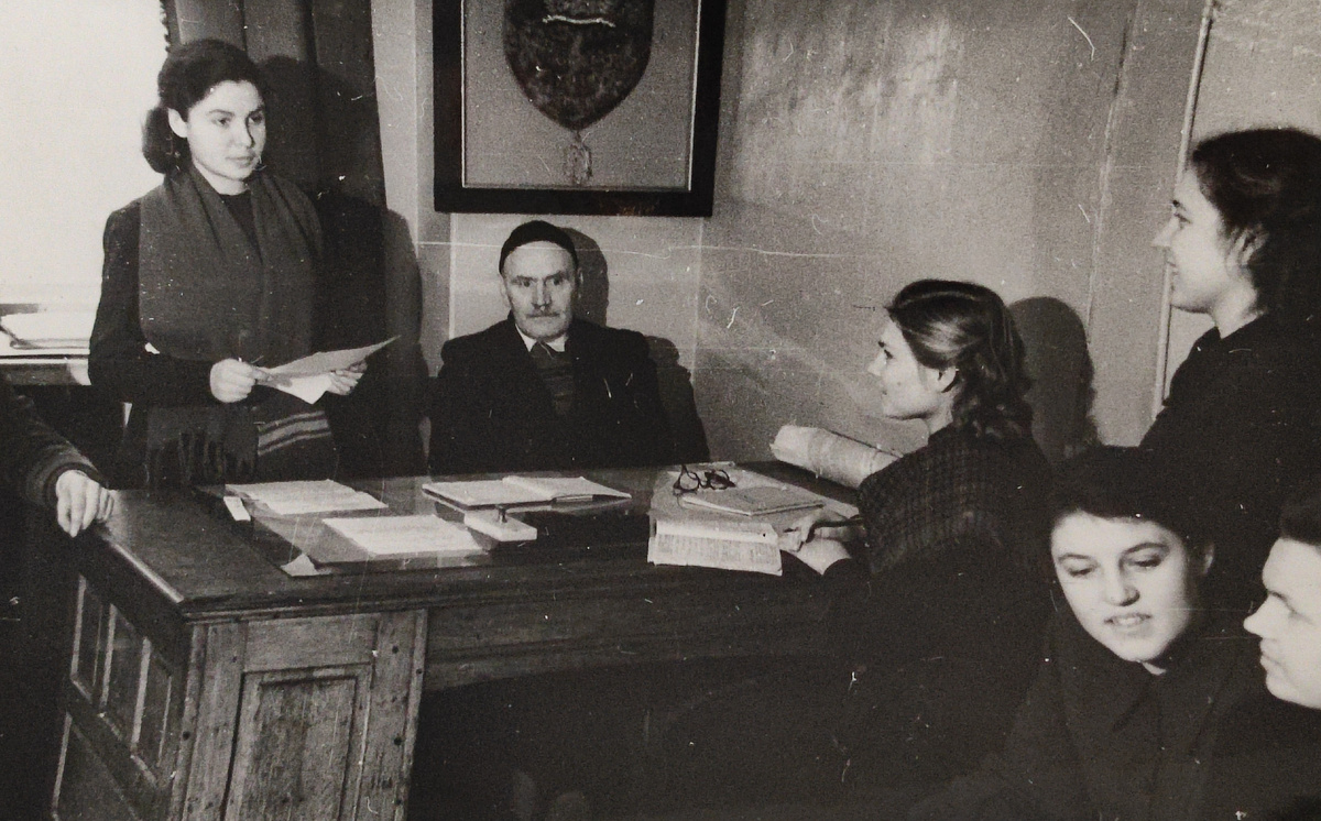 Заседание СНО кафедры химической технологии волокнистых материалов. 1952 год