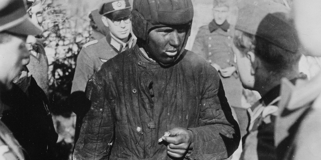 Офицер СС велел раздавить его как мусор: спустя год в лесах Европы появилась армия призраков и немцы молили о пощаде