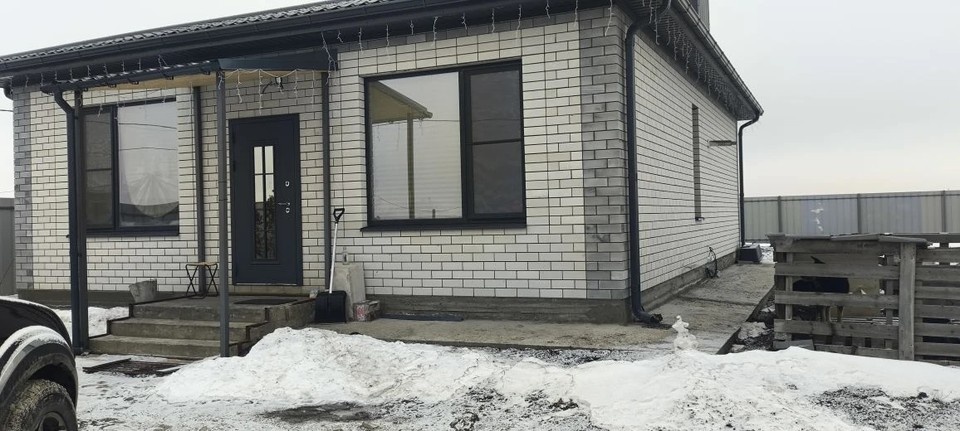    Супруги взяли ипотеку, чтобы купить участок и построить небольшой дом с тремя комнатами. из архива героя публикации.