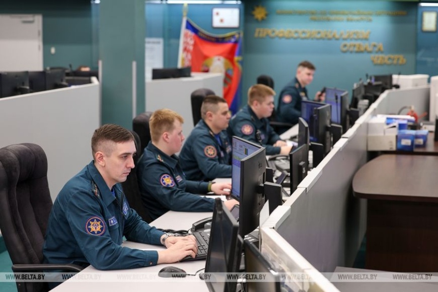     Президент заслушал доклад министра МЧС о ситуации в стране в условиях аномальных морозов