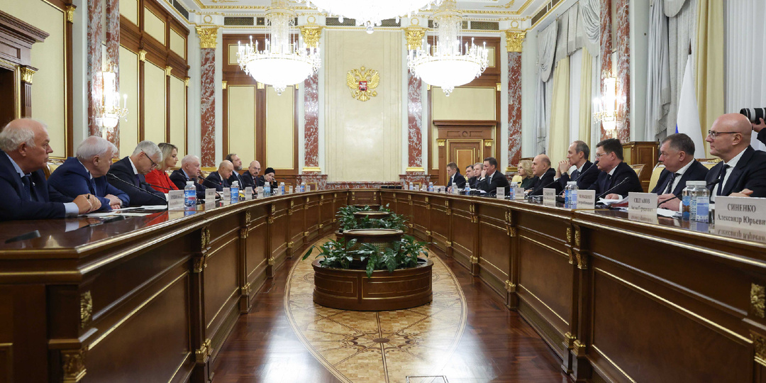 Депутаты фракции СПРАВЕДЛИВАЯ РОССИЯ встретились с председателем Правительства РФ Михаилом Мишустиным