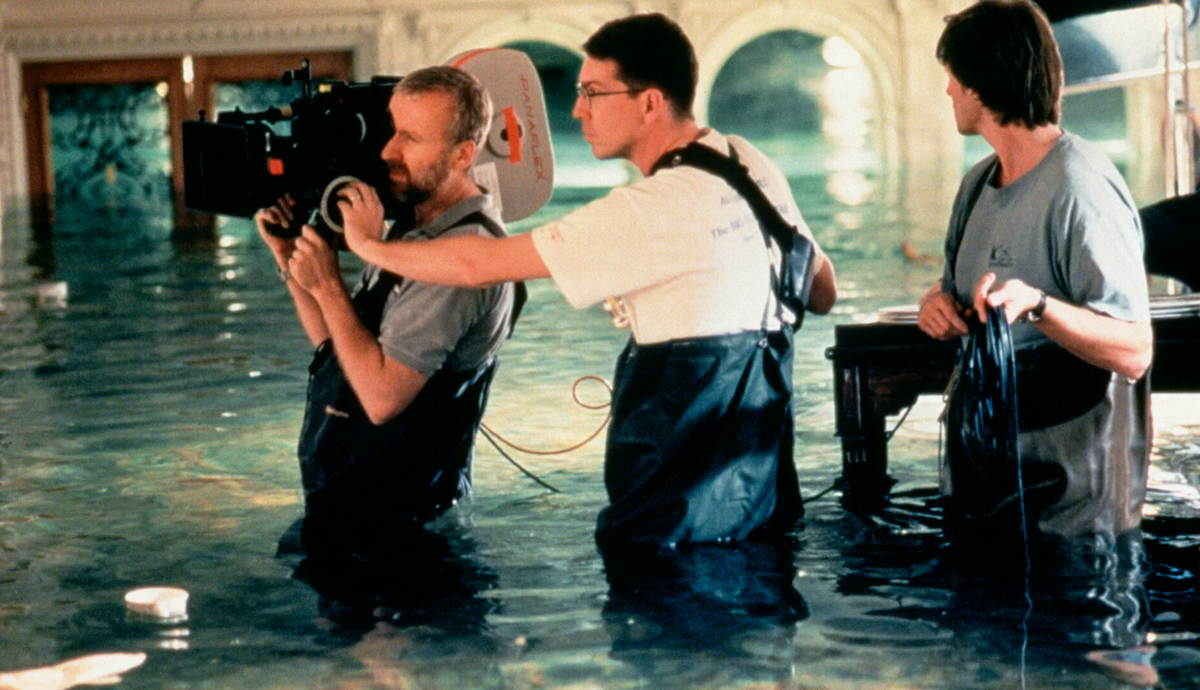 И да, они как будто Беара Гриллза поснимали :) А не Титаник