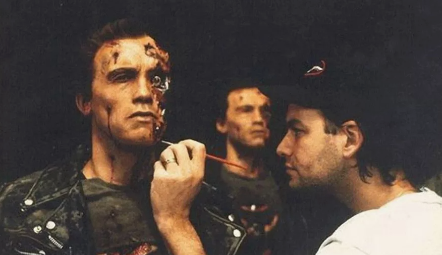 А это роботов-терминавтеров мастерят