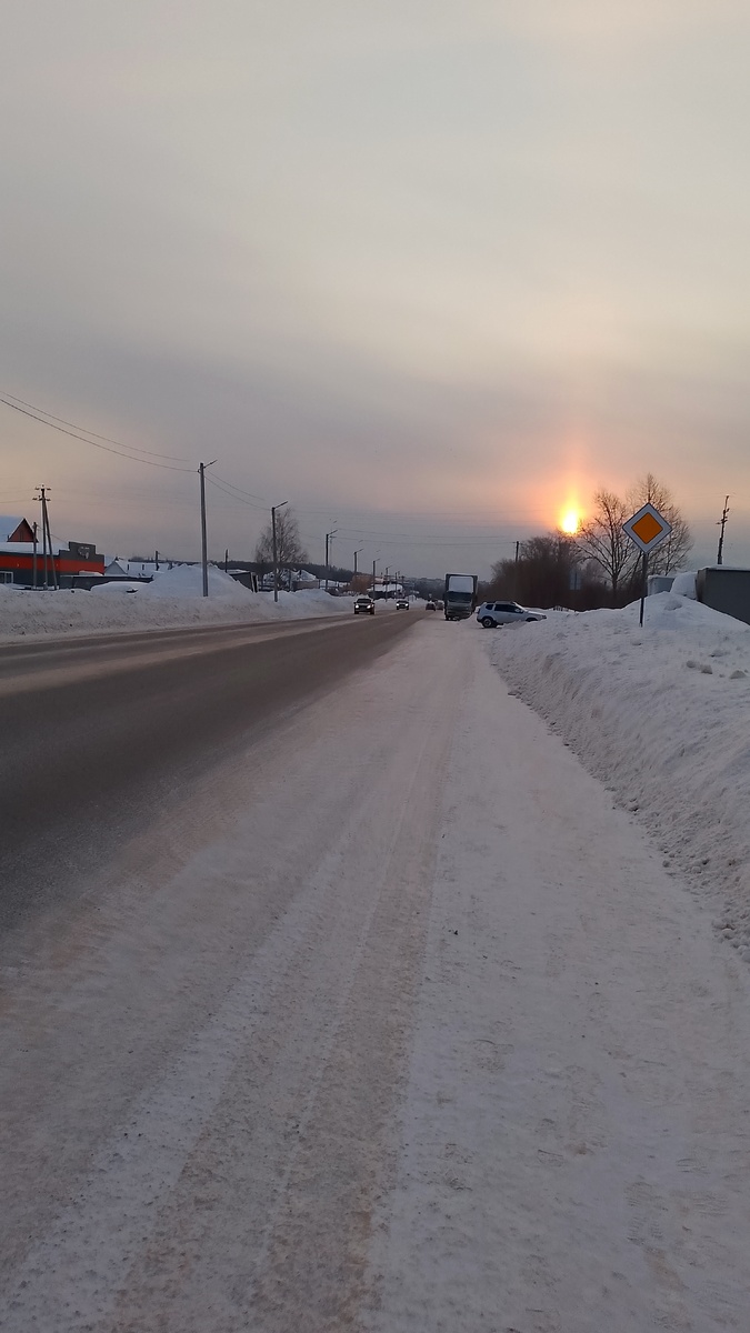 Утром сегодня солнце-свечка😯 видимо к морозам 🥶