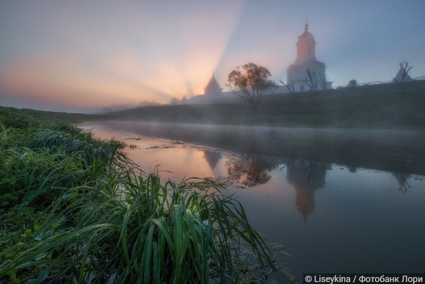 Высоцкий монастырь на рассвете