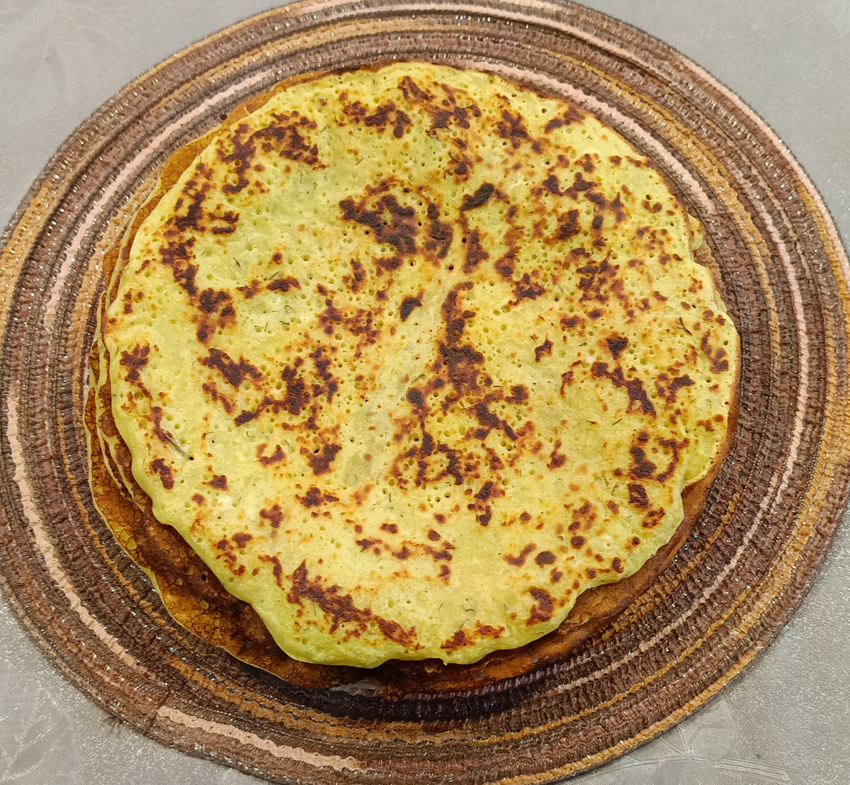 Получилось 7,5 блинчиков, 7 обычных и один маленький , поэтому 7,5 😊