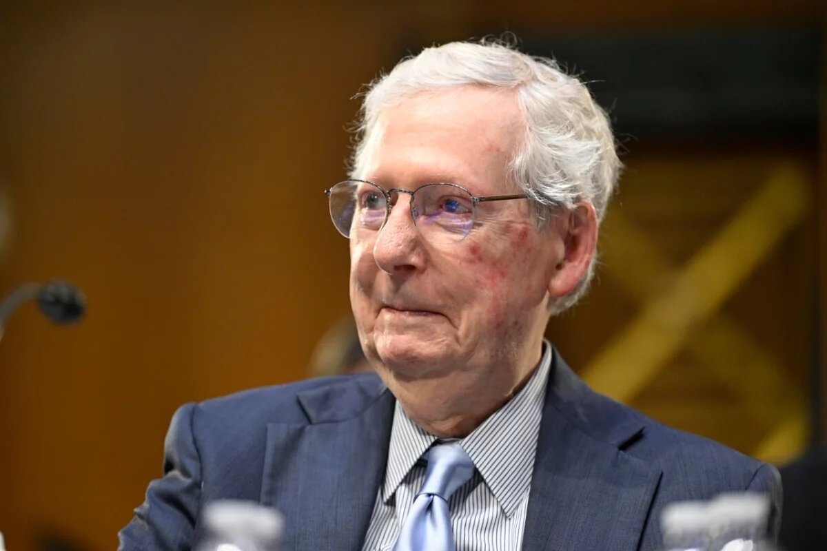    83-летнего сенатора Макконнелла госпитализировали из-за симптомов гриппа