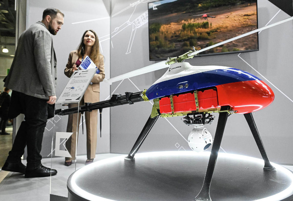 Универсальный беспилотный электрический вертолет Альфа-Е на стенде концерна "Калашников" на выставке НАИС-2026 в Москве © Sputnik