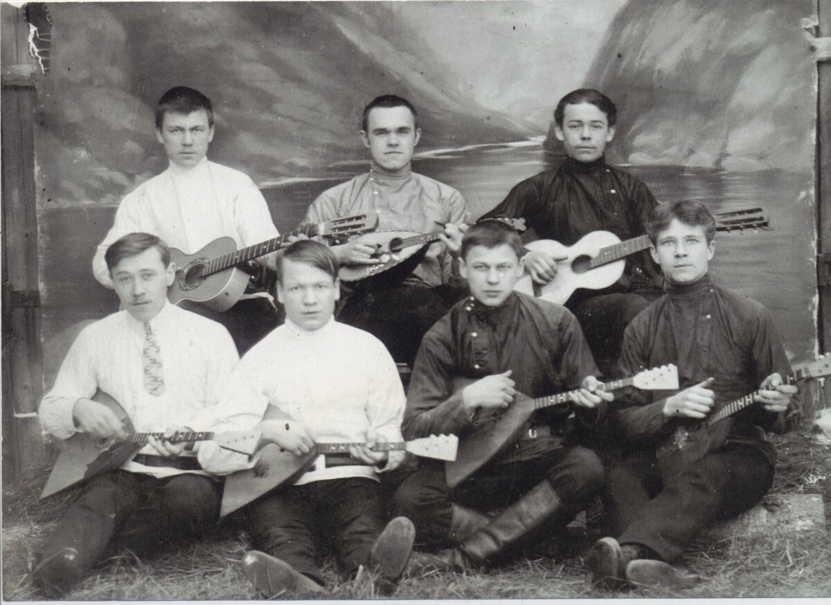 Фото 1912 года из семейного архива А.И. Воложенинова. 