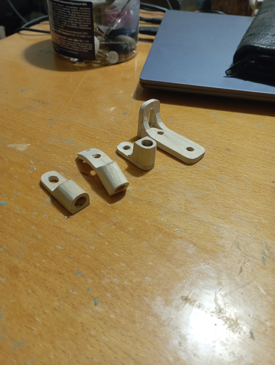 Модели выполнены из дерева 